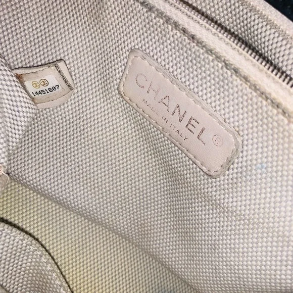 Chanel Black Quilted Leather Shoulder Bag - Picture 10 of 16